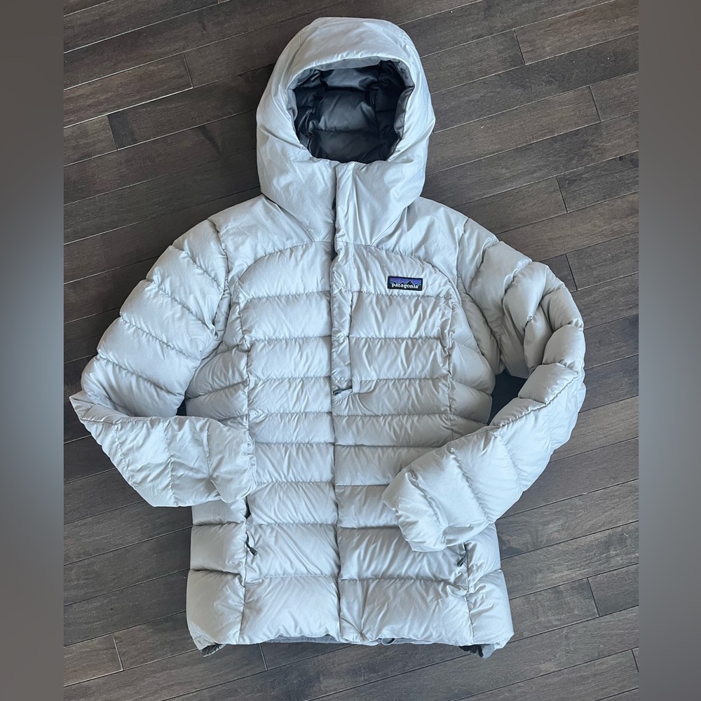 Patagonia women’s hi loft down hoody size small